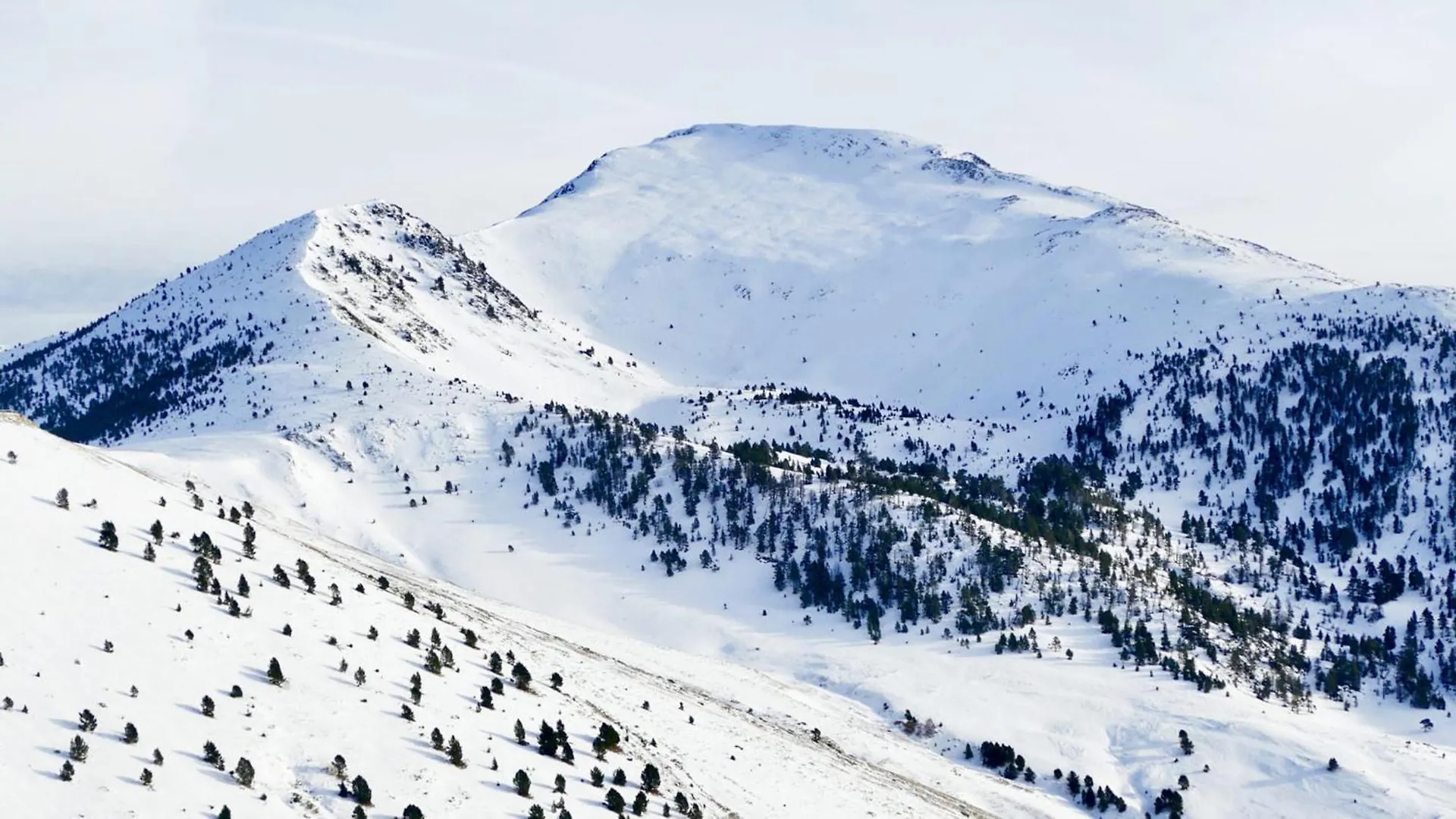 Terraza Con Vistas I Escritorio Y Cocina Completa I Andbnb Arinsal Andorra
